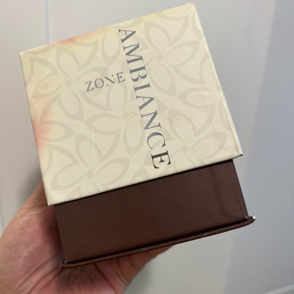 Blackberry & Frangipane scented candle